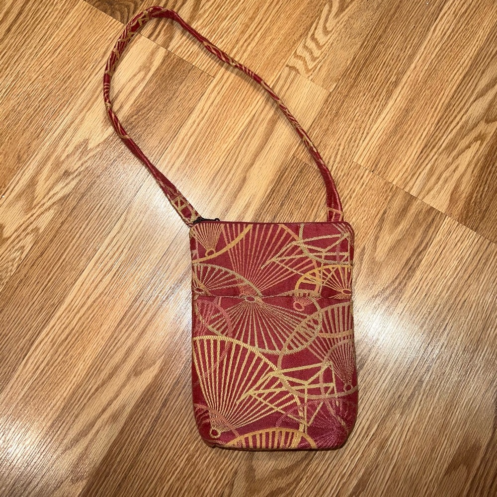 Maruca‎ Tapestry shoulder bag burgundy with gold fans Boulder Colorado